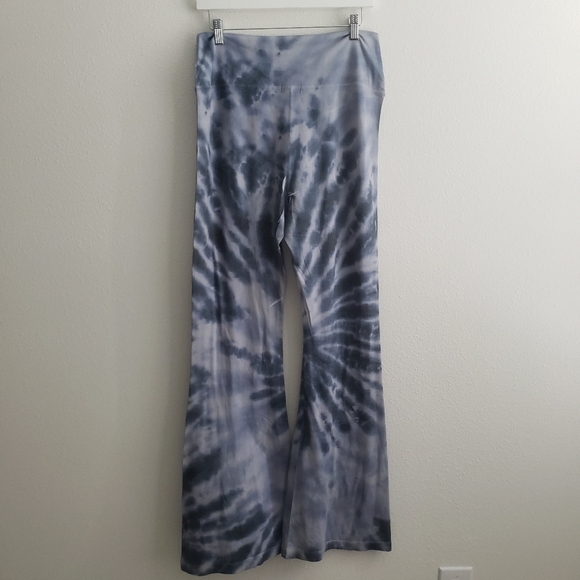 Earthbound Tie Dye Yoga Flare Pants - Picture 4 of 5